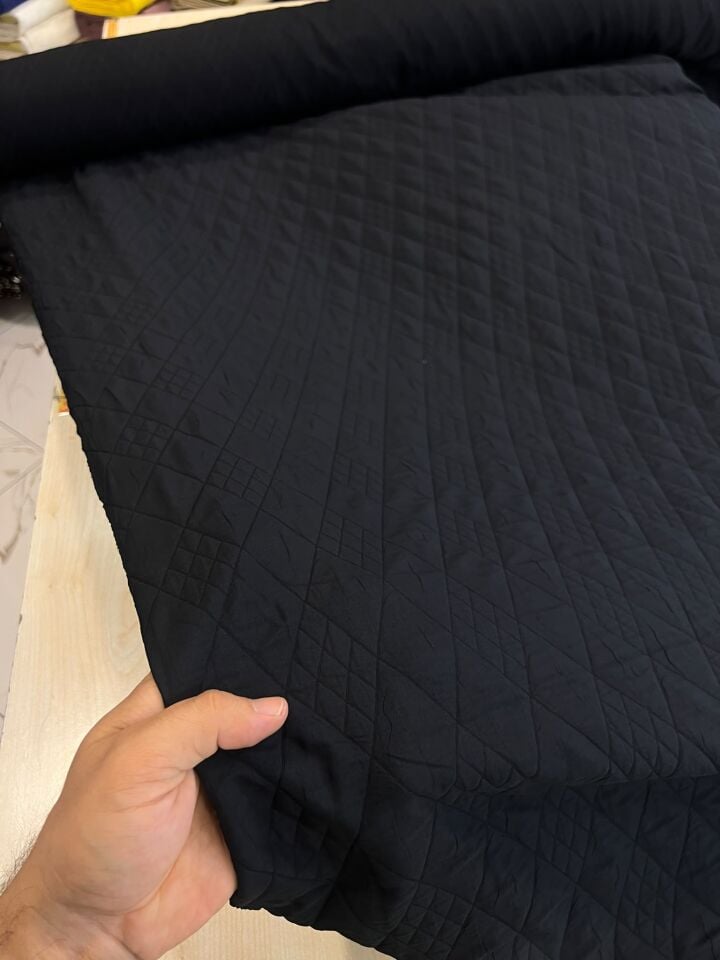 Baharlık / Kışlık Kapitone Kumaş  (En 150cm)
