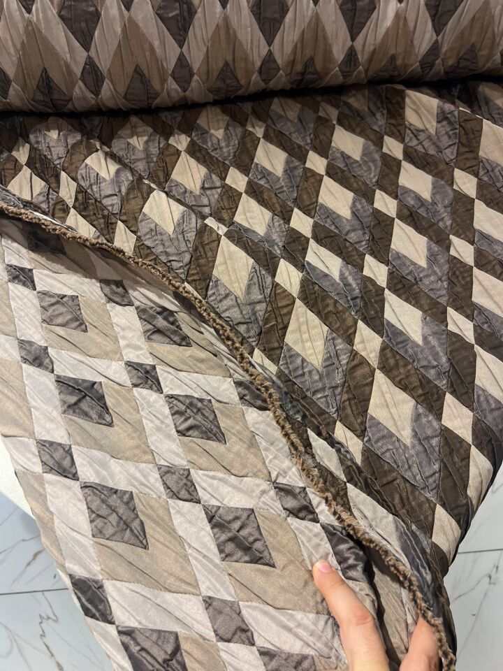 Baharlık / Kışlık Kapitone Kumaş  (En 150cm)