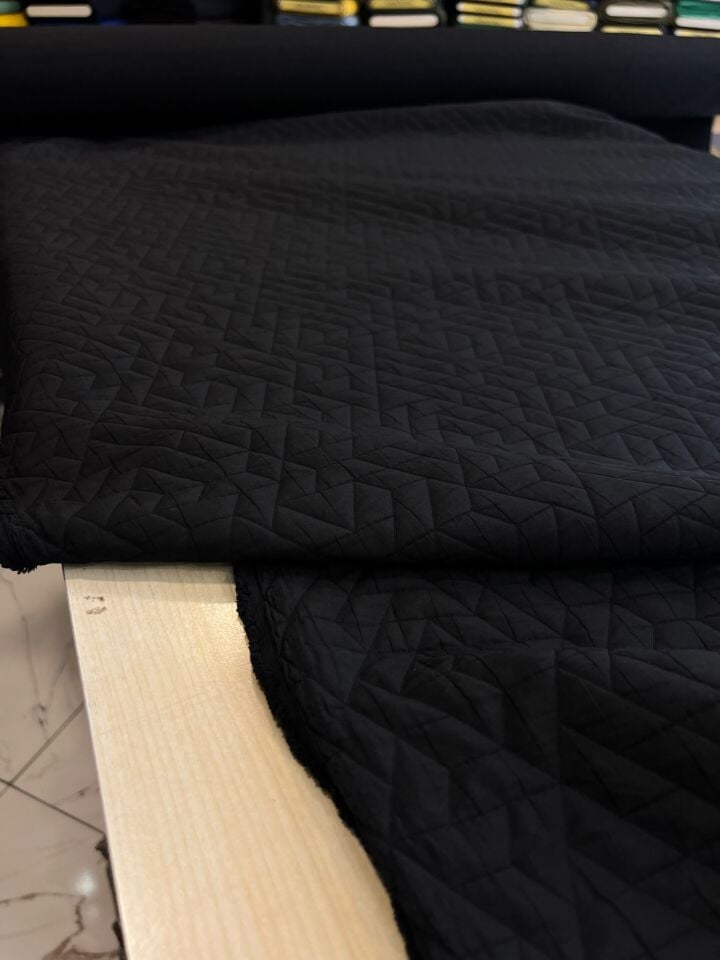 Baharlık / Kışlık Kapitone Kumaş  (En 150cm)