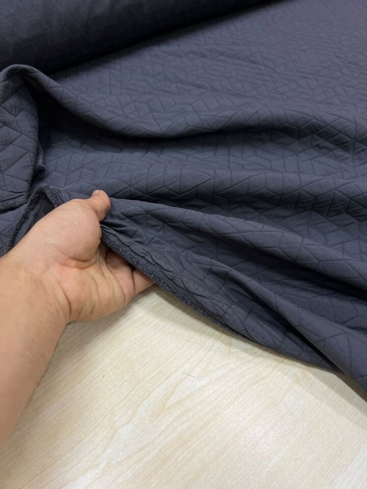Baharlık / Kışlık Kapitone Kumaş  (En 150cm)