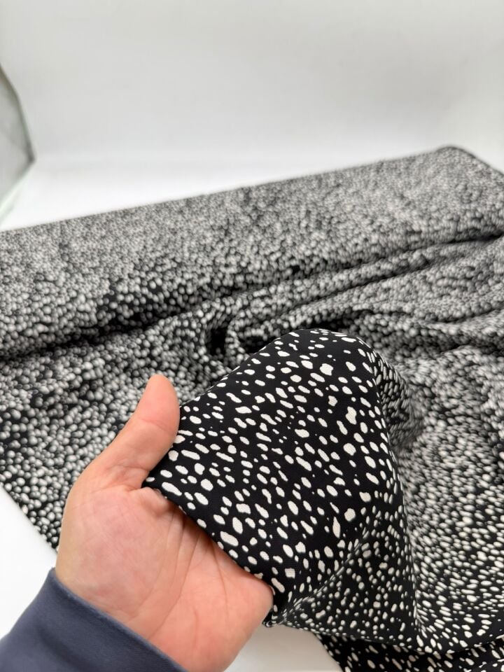 %50 Cupro %50 Rayon Eni 140 cm Elbise Gömlek Vb Polyester İçermez Dökümlüdür
