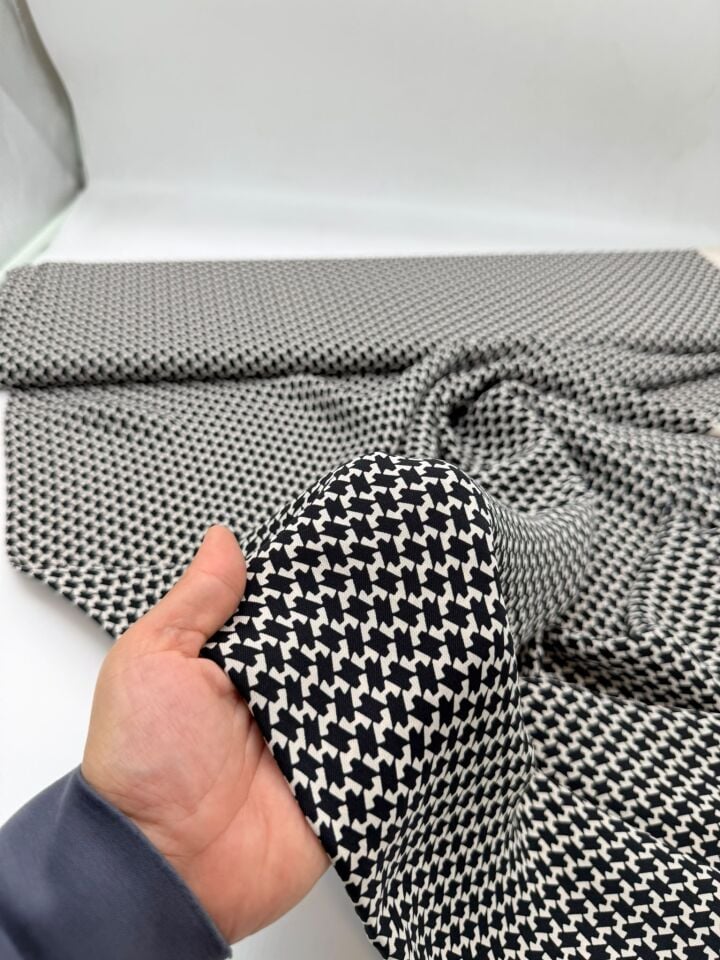 %50 Cupro %50 Rayon Eni 140 cm Elbise Gömlek Vb Polyester İçermez Dökümlüdür